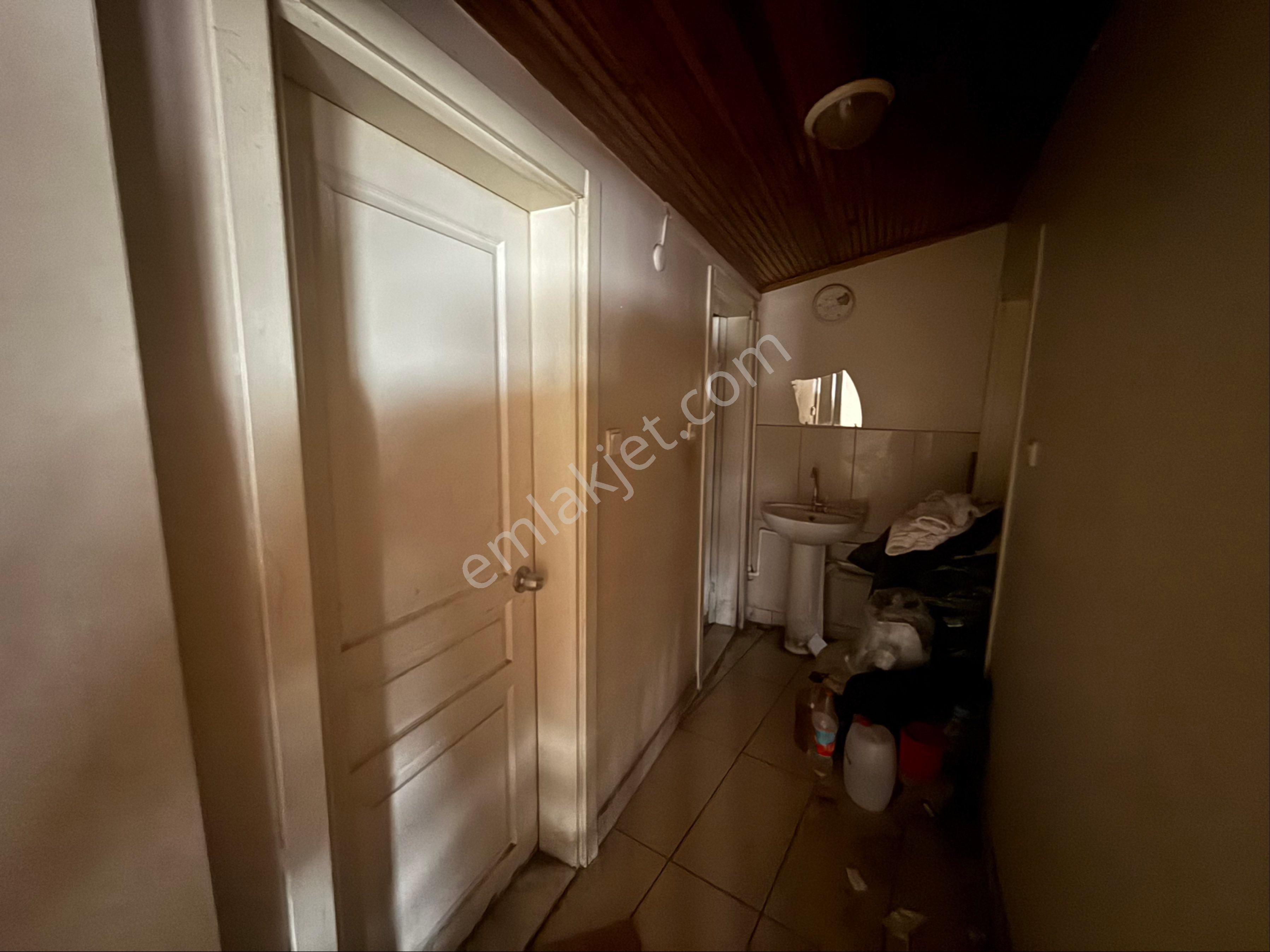 50. Yıl Mahallesi 200 M2 Yük Asansörlü Tramvaya 1 Dk Kiralık İş Yeri Dükkan - Görsel 6