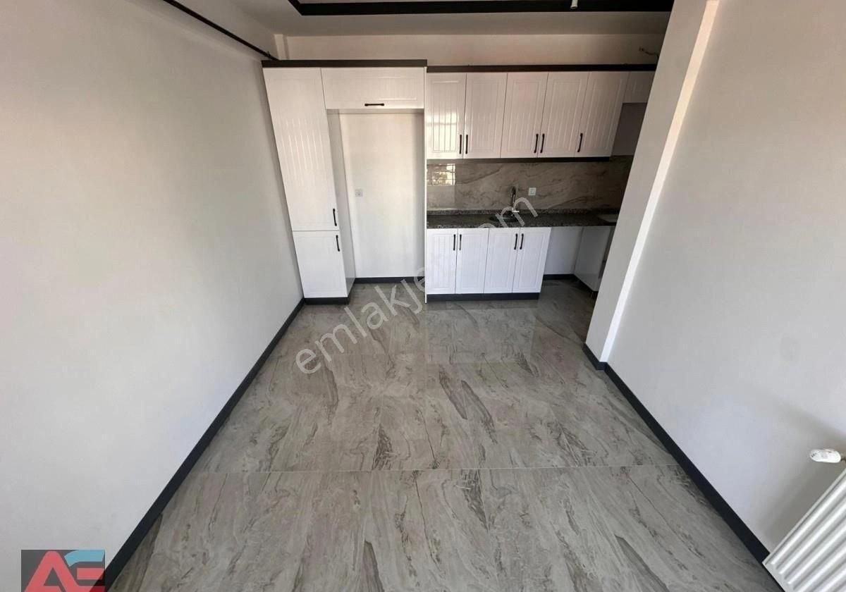 Kaliteli Malzemeleri Şık Tasarımıyla 3+1 Sıfır Satılık Daire - Görsel 12