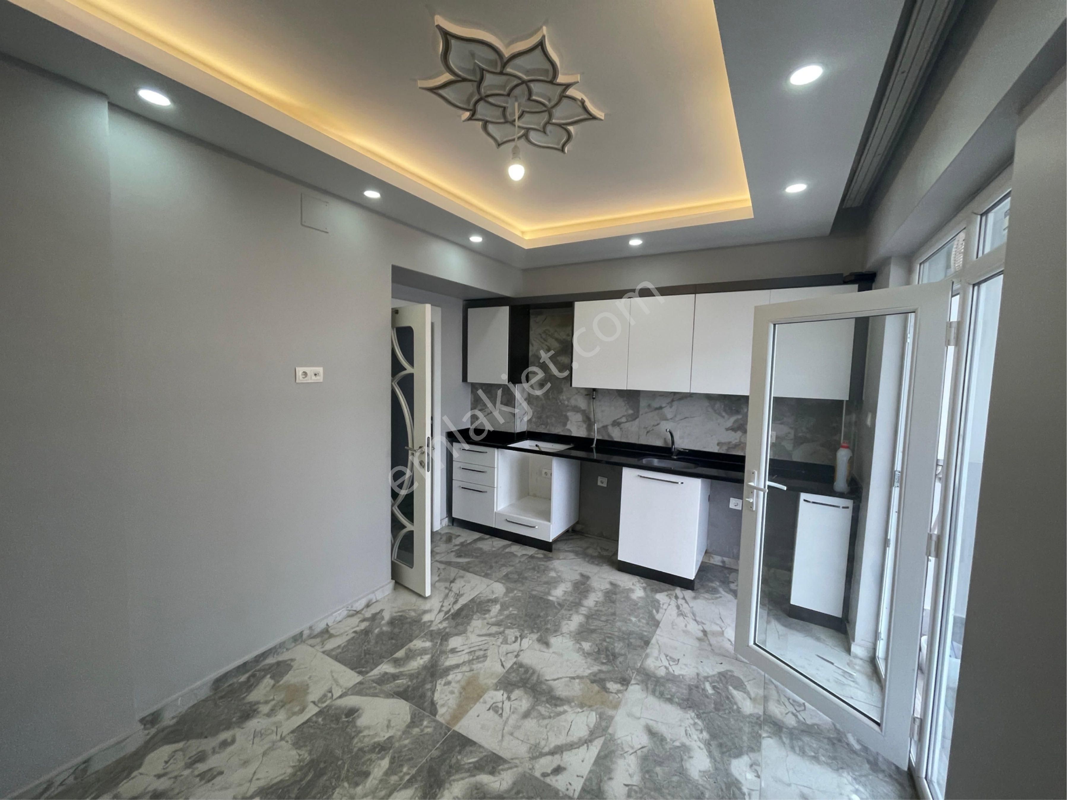 75. Yıl Mh Satılık 2+1 Daire