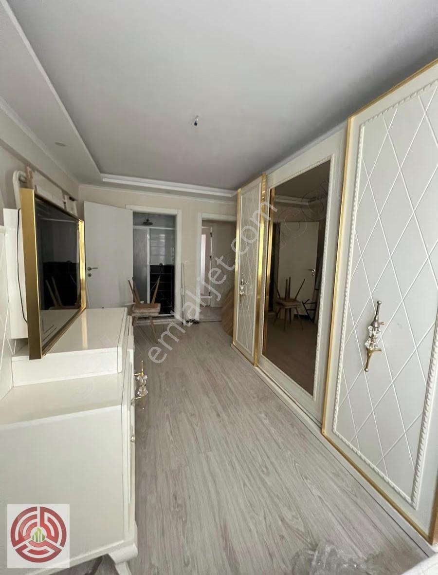 Emir Grup'tan Muradiye'de Cadde Üzerinde Arakat Satılık Daire - Görsel 8