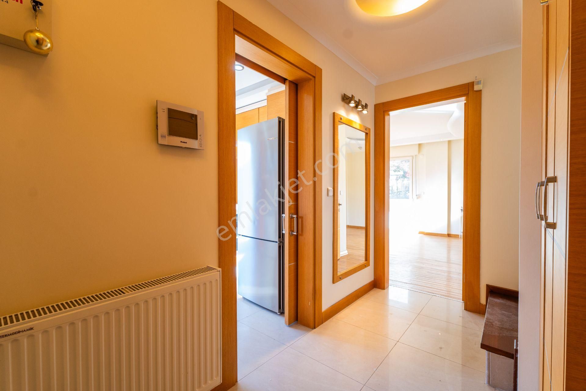 İzmir Güzelbahçe'de Denize 50 M Mesafede 4+1 Tam Müstakil Villa - Görsel 23