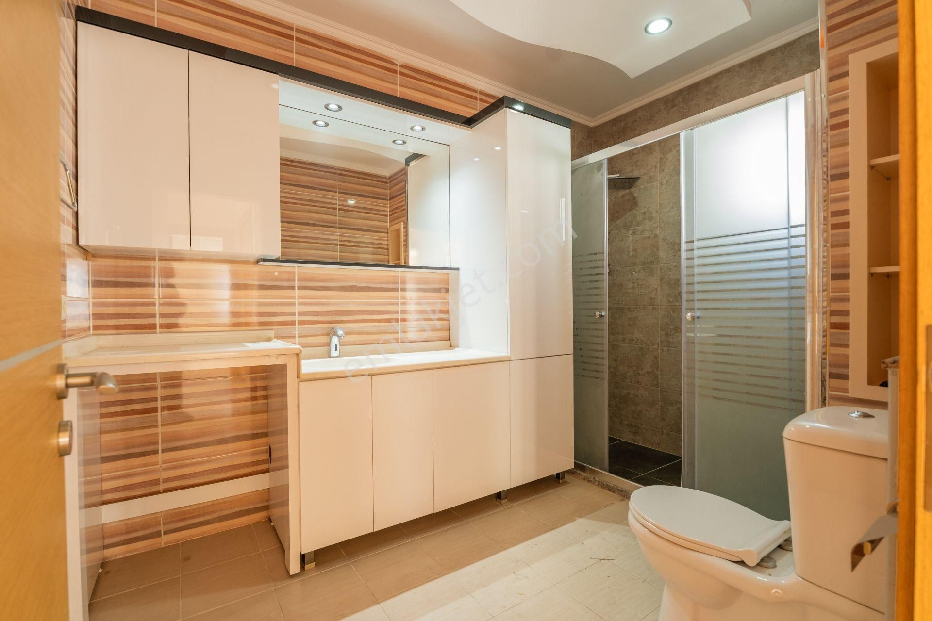 İzmir Güzelbahçe'de Denize 50 M Mesafede 4+1 Tam Müstakil Villa - Görsel 32