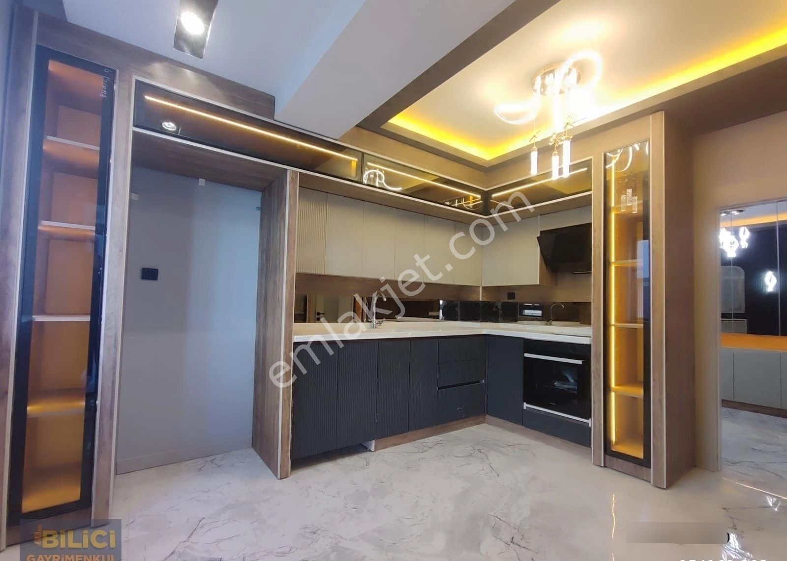 //bilici Gayrimenkulden// İşçiliği İle Diikat Çeken 3+1 Konut Satıştaa
