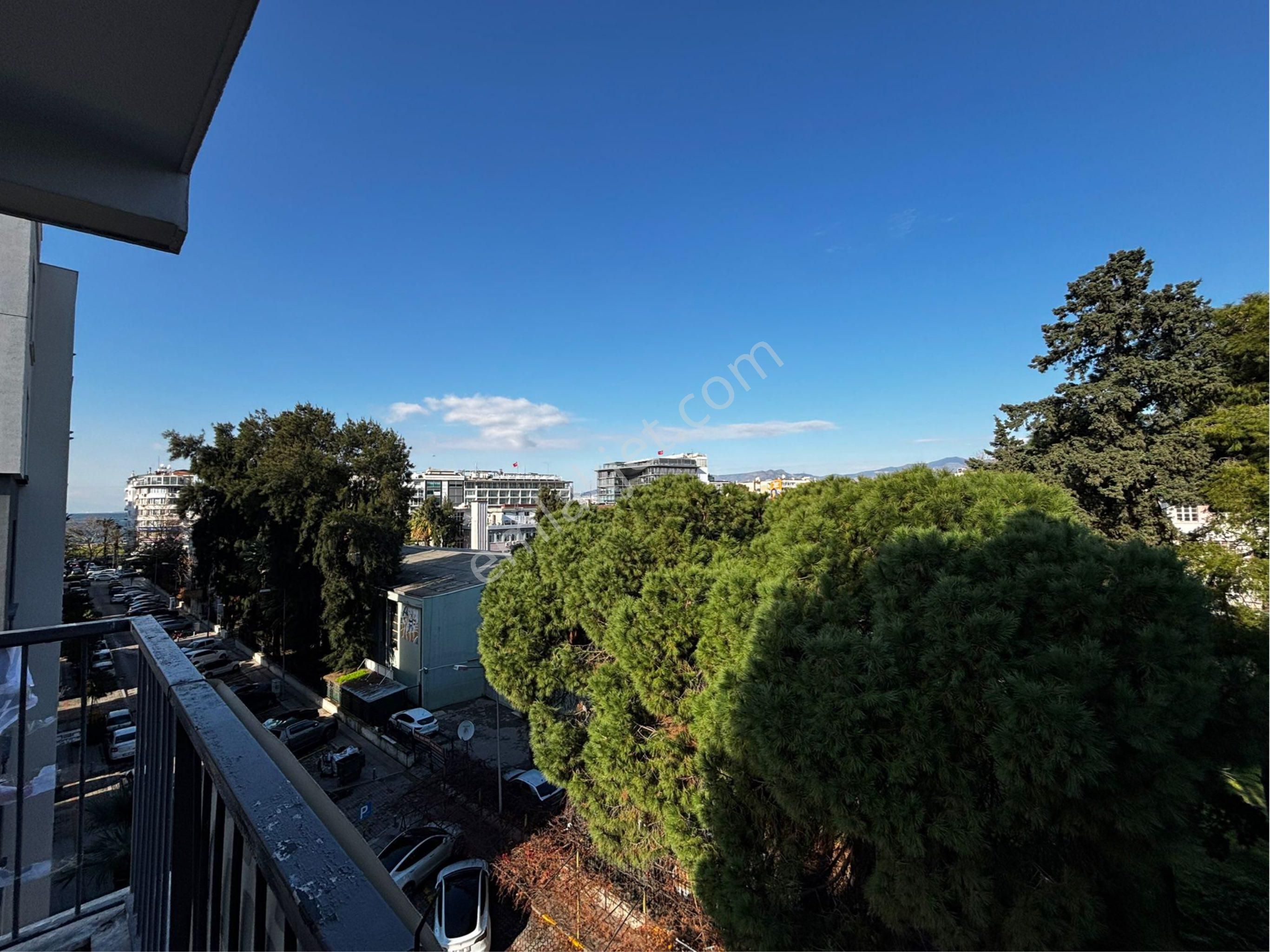 Alsancak Libasın Sokağında 3+1 5. Kat Masrafsız Satılık Daire! - Görsel 26