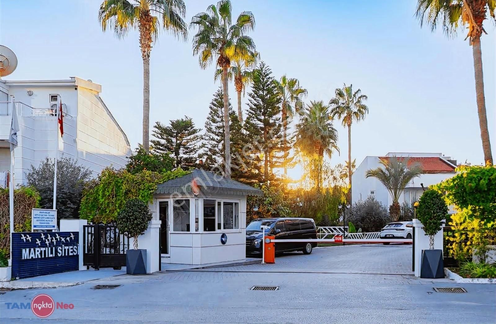 Martılı Sitesi 'nde Muhteşem Mimari Tasarımlı 4+1 Dublexs Daire