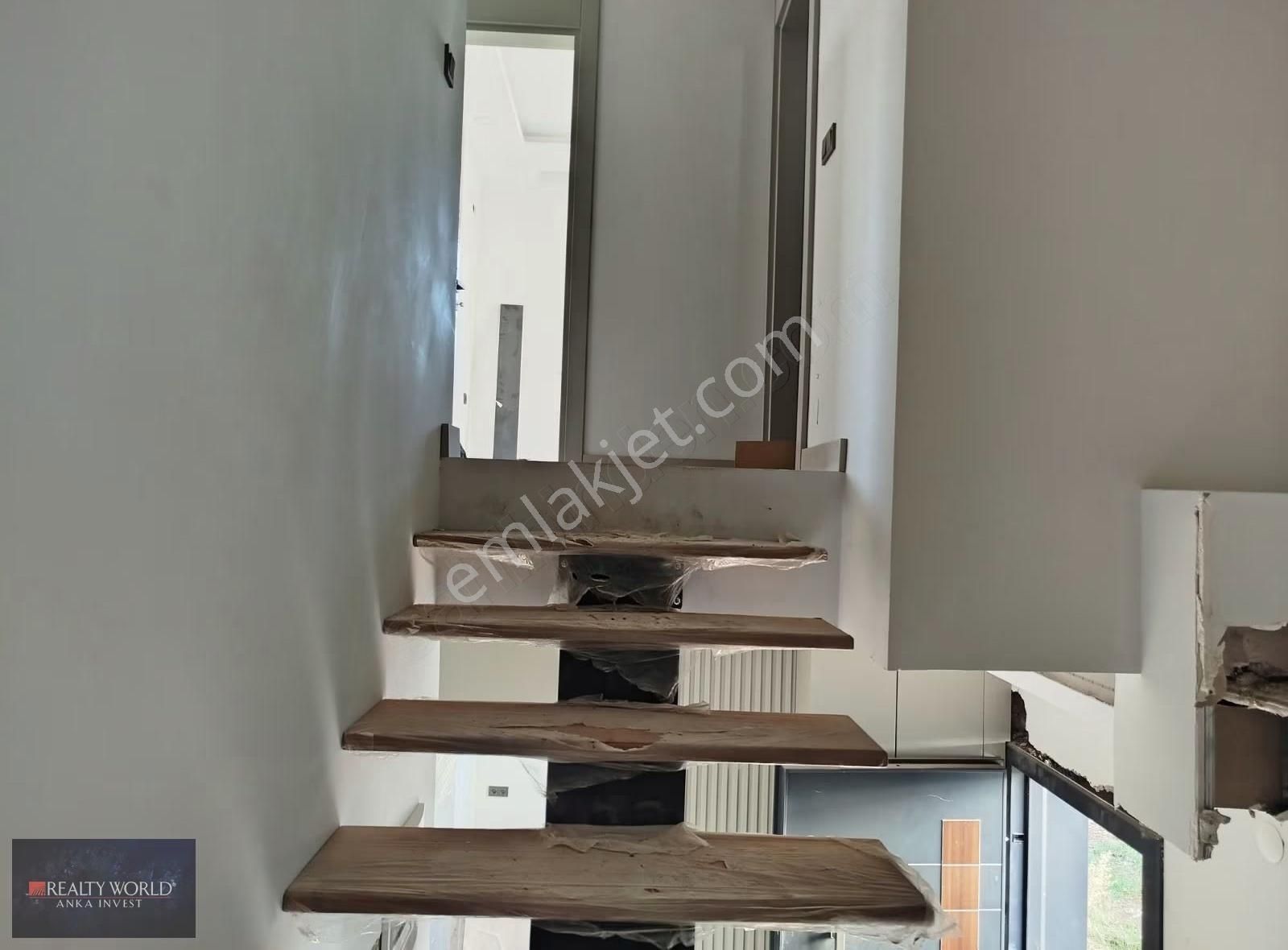 R. W'den Müstakil Tadında 4+1 Geniş Bahçeli Havuzlu İkiz Villa - Görsel 11