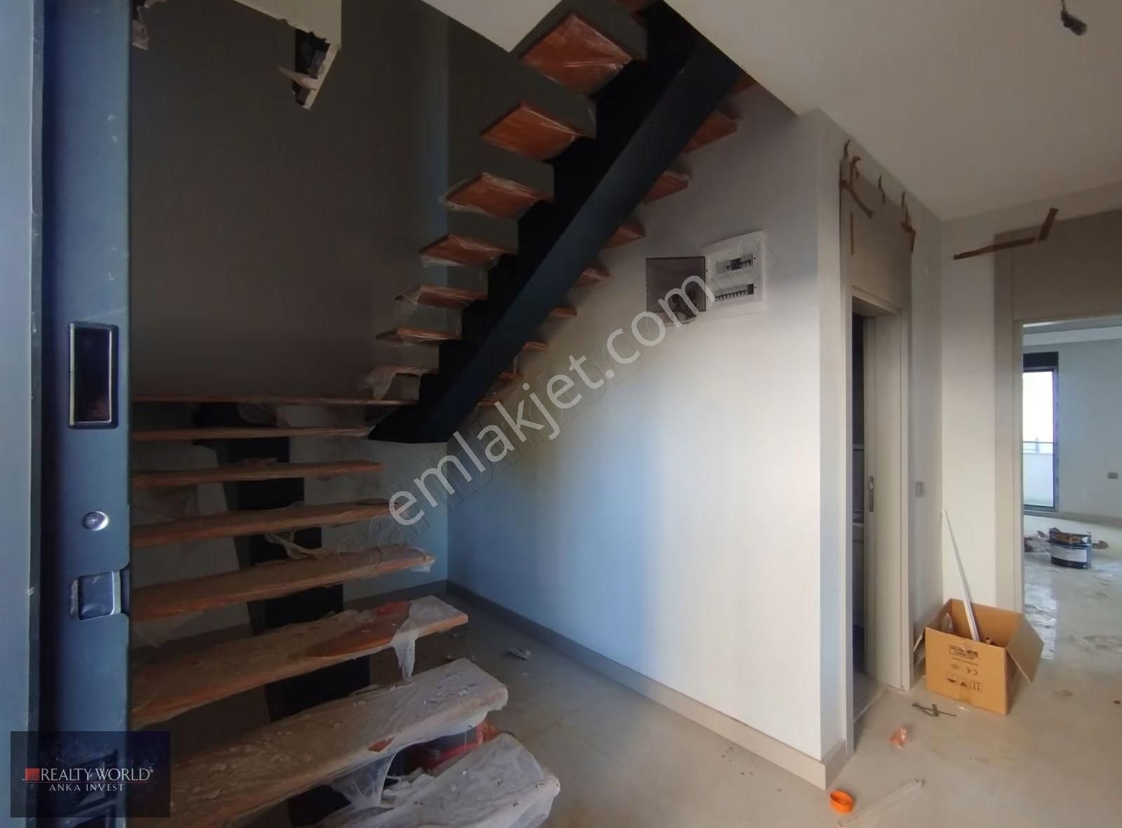 R. W'den Müstakil Tadında 4+1 Geniş Bahçeli Havuzlu İkiz Villa - Görsel 16