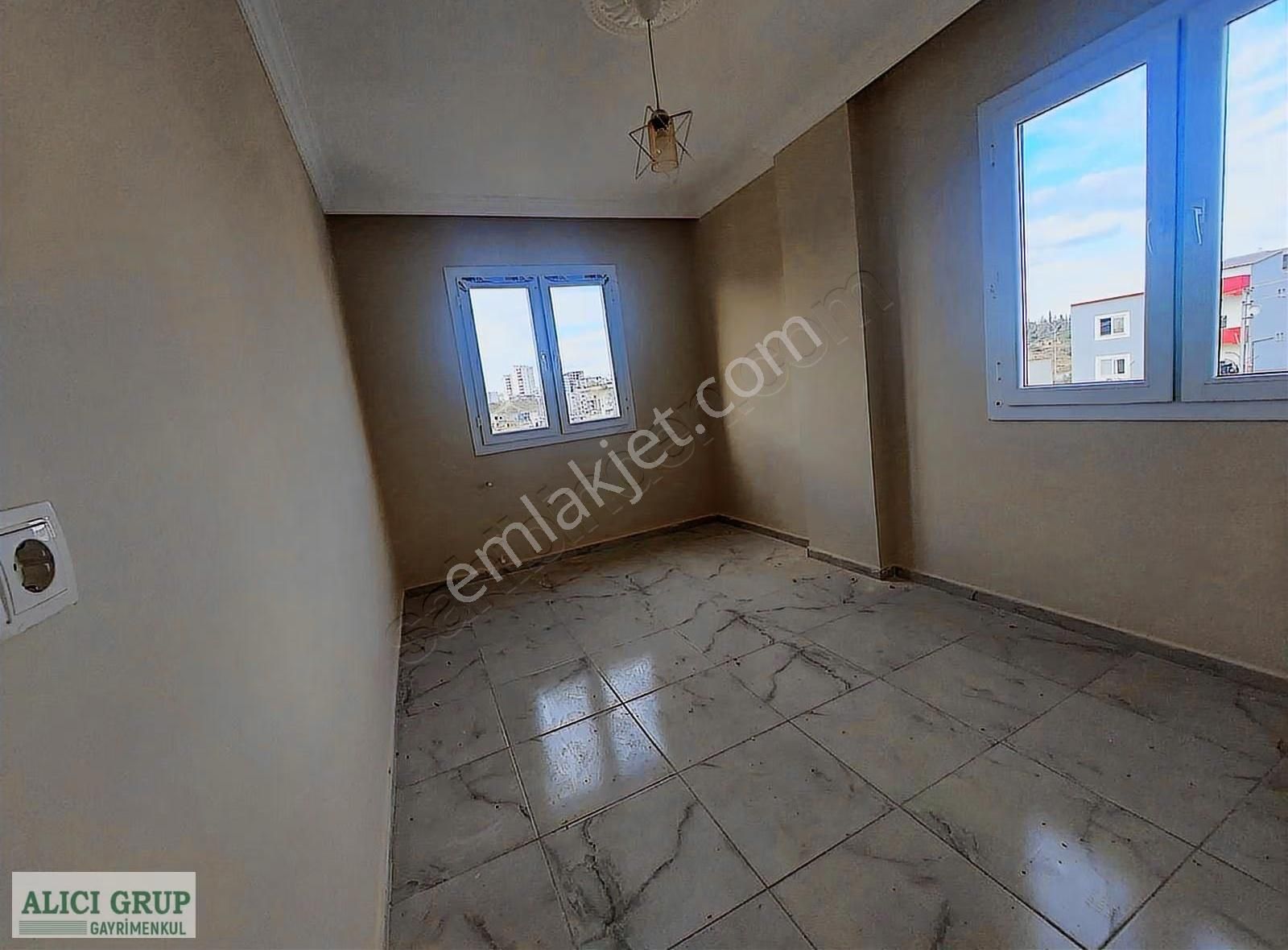 3+1 Kapalı Mutfak 3 Katlının 3.katı Güney Batı Cephe - Görsel 19