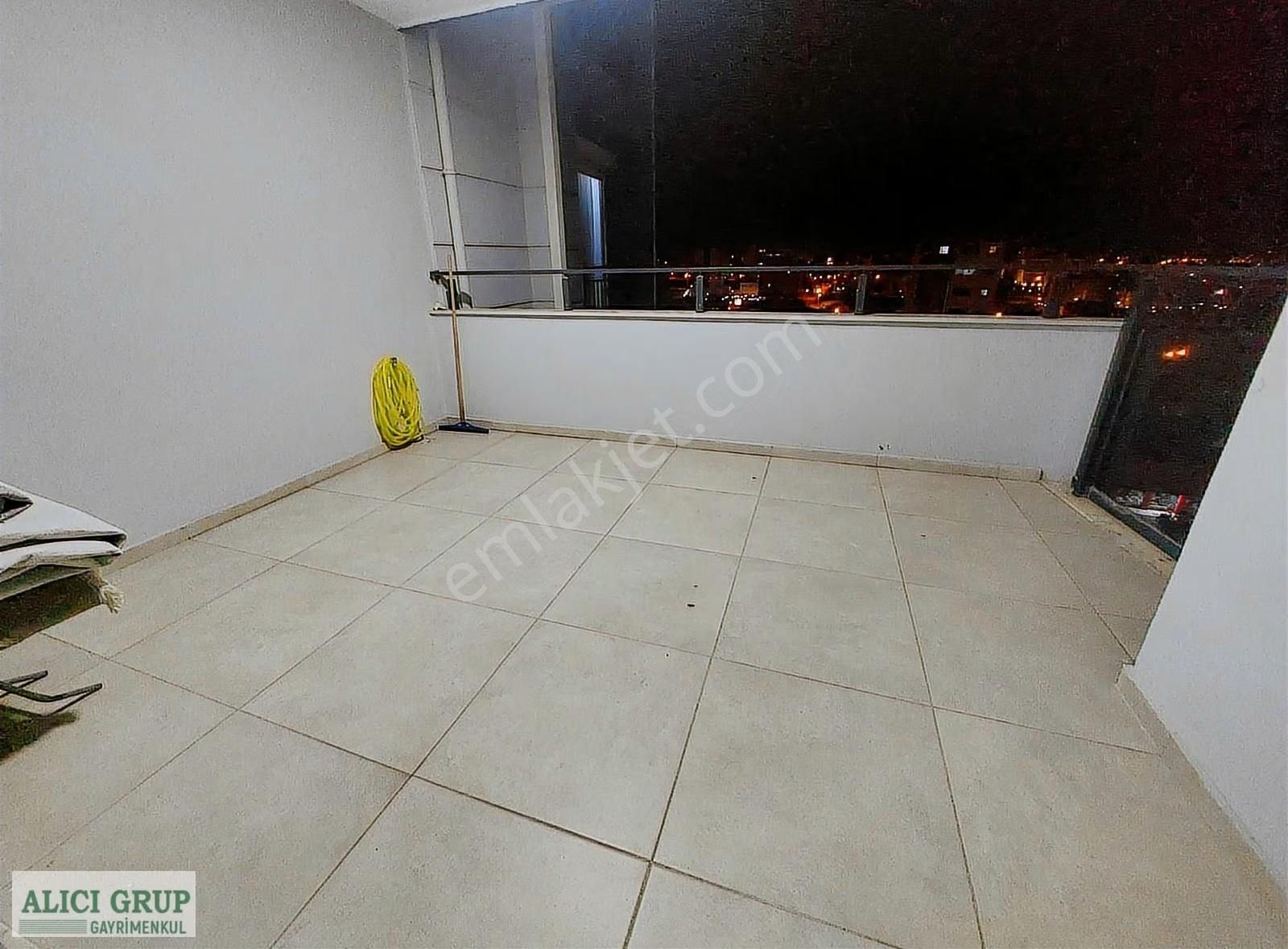 3+1 Kapalı Mutfak Kozan Yoluna Sıfır Lüx İşçilikli Daire - Görsel 2