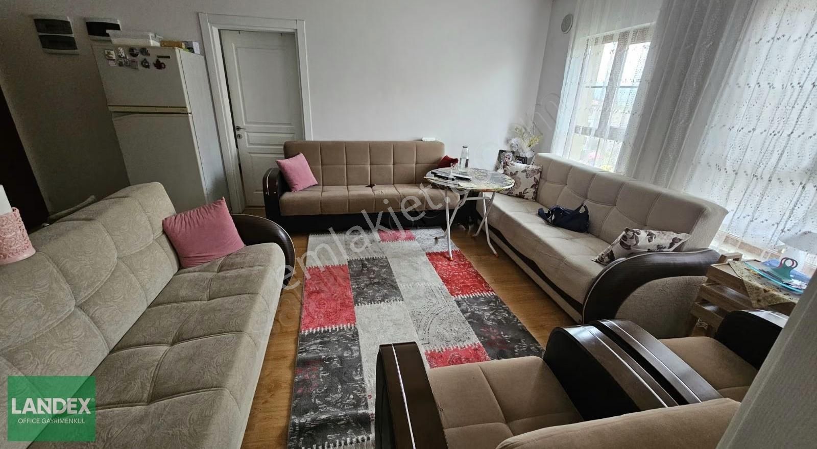 Karahasanlı'da Apart Parasına 2+1 8 Yıllık Kiracılı Arakat Daire
