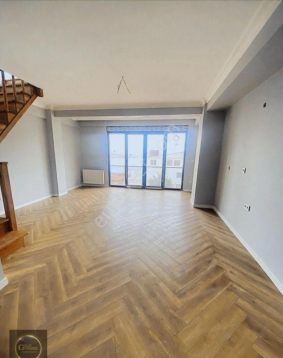 Üsküdar Selimiye'de Otoparklı, Kapanmaz Manzaralı Dubleks - Görsel 4