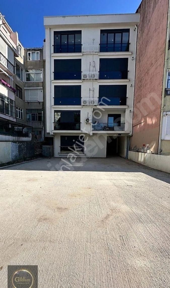 Üsküdar Selimiye'de Otoparklı, Kapanmaz Manzaralı Dubleks - Görsel 15