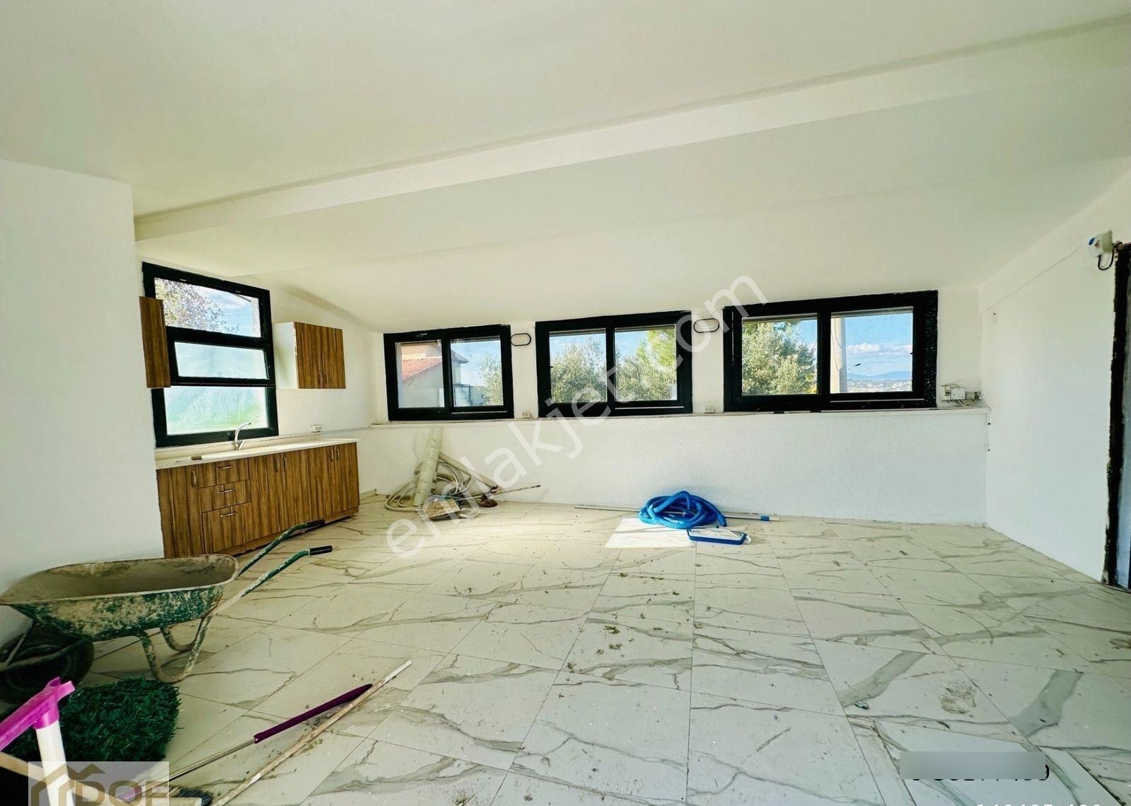 Villacı Onur'dan 700 M2 İçerisinde Eşyalı Ferah Bahçeli Ve Havuzlu Villa - Görsel 17