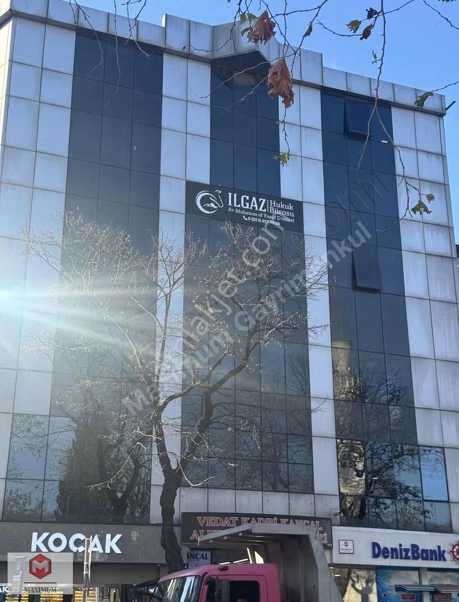 Üsküdar Merkezde İş Merkezinde 30 M2 Kiralık Ofis