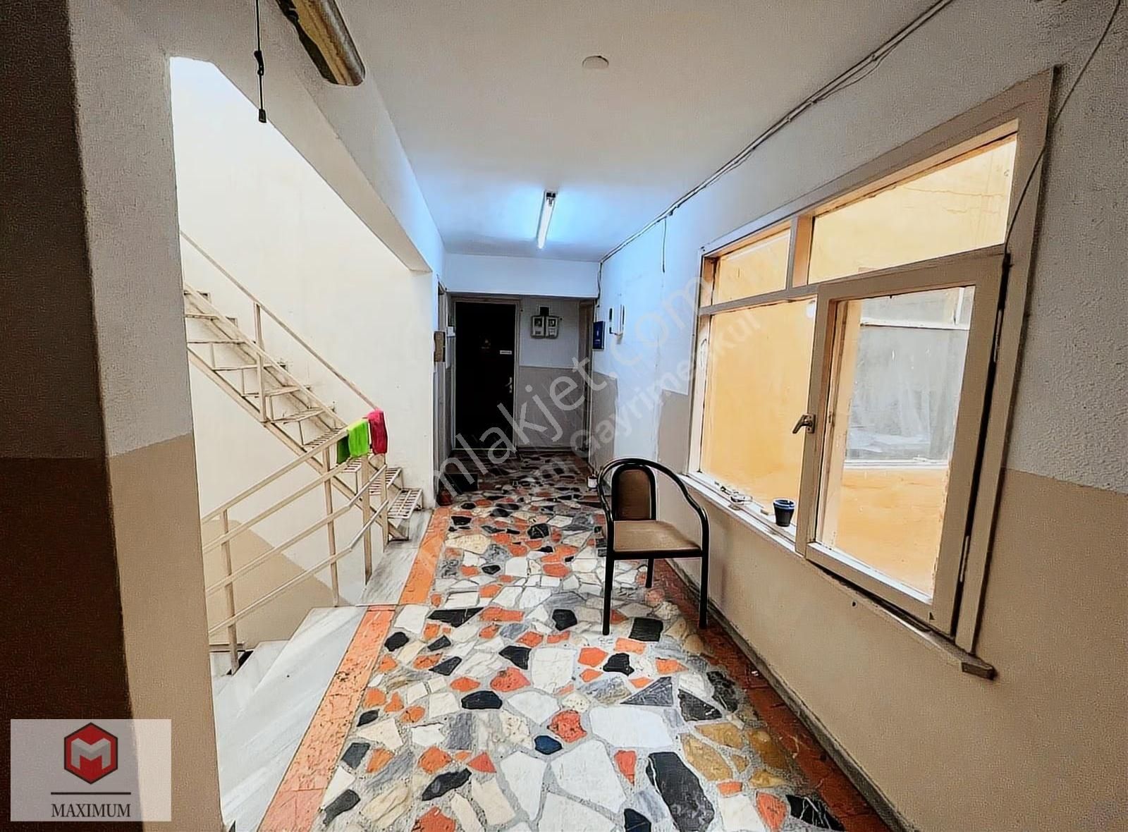 B.köy/cevizlik'te Karaca İş Hanı'nda Ön Cephe 17 M2 Satılık Ofis - Görsel 2