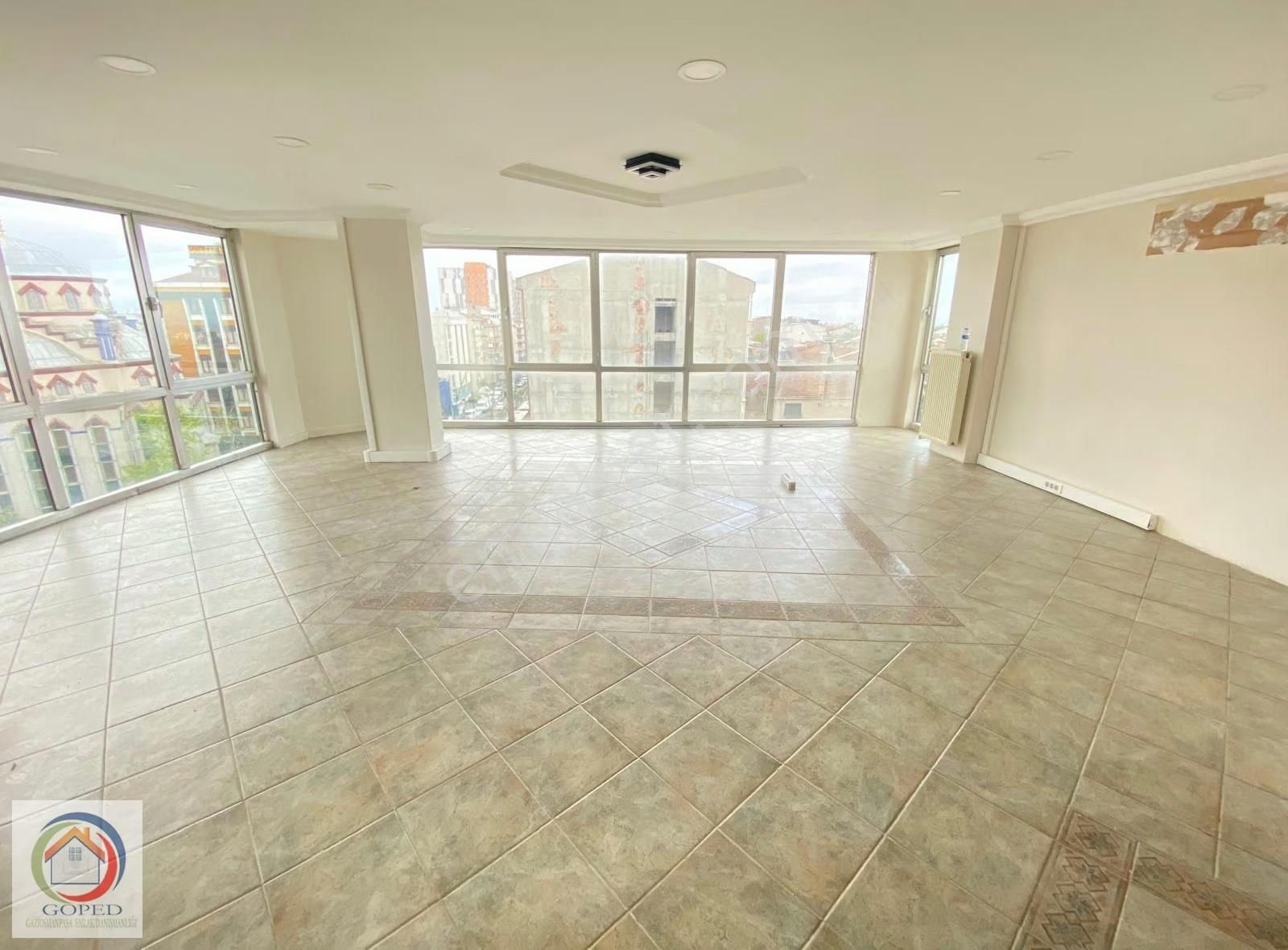 ╣goped╠ Gop Belediye Yanında Kiralık 70m2 Ofis Katı