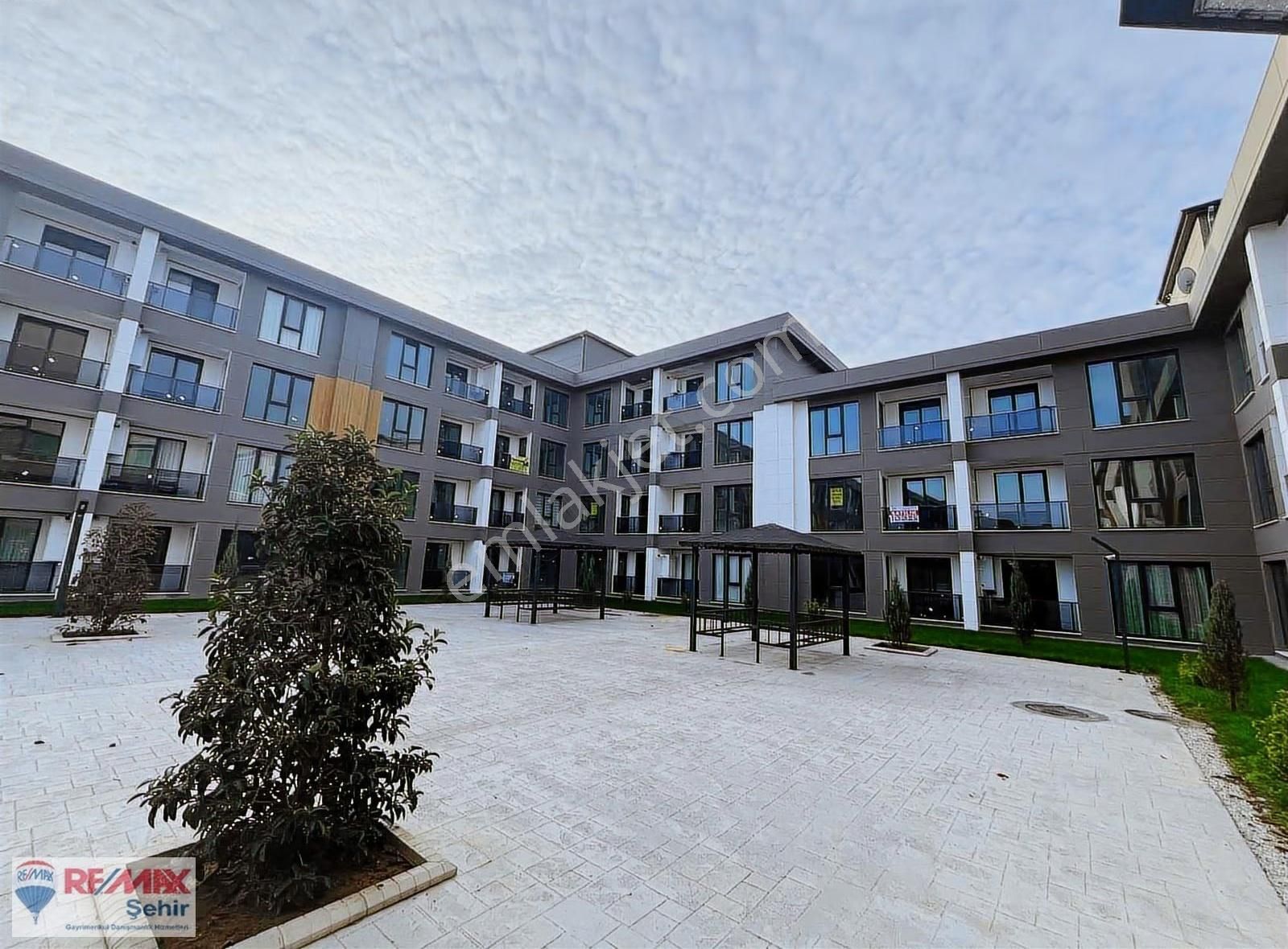 Re/max Yalova Premium Lounge Deniz Manzaralı 3.kat Satılık Daire - Görsel 3