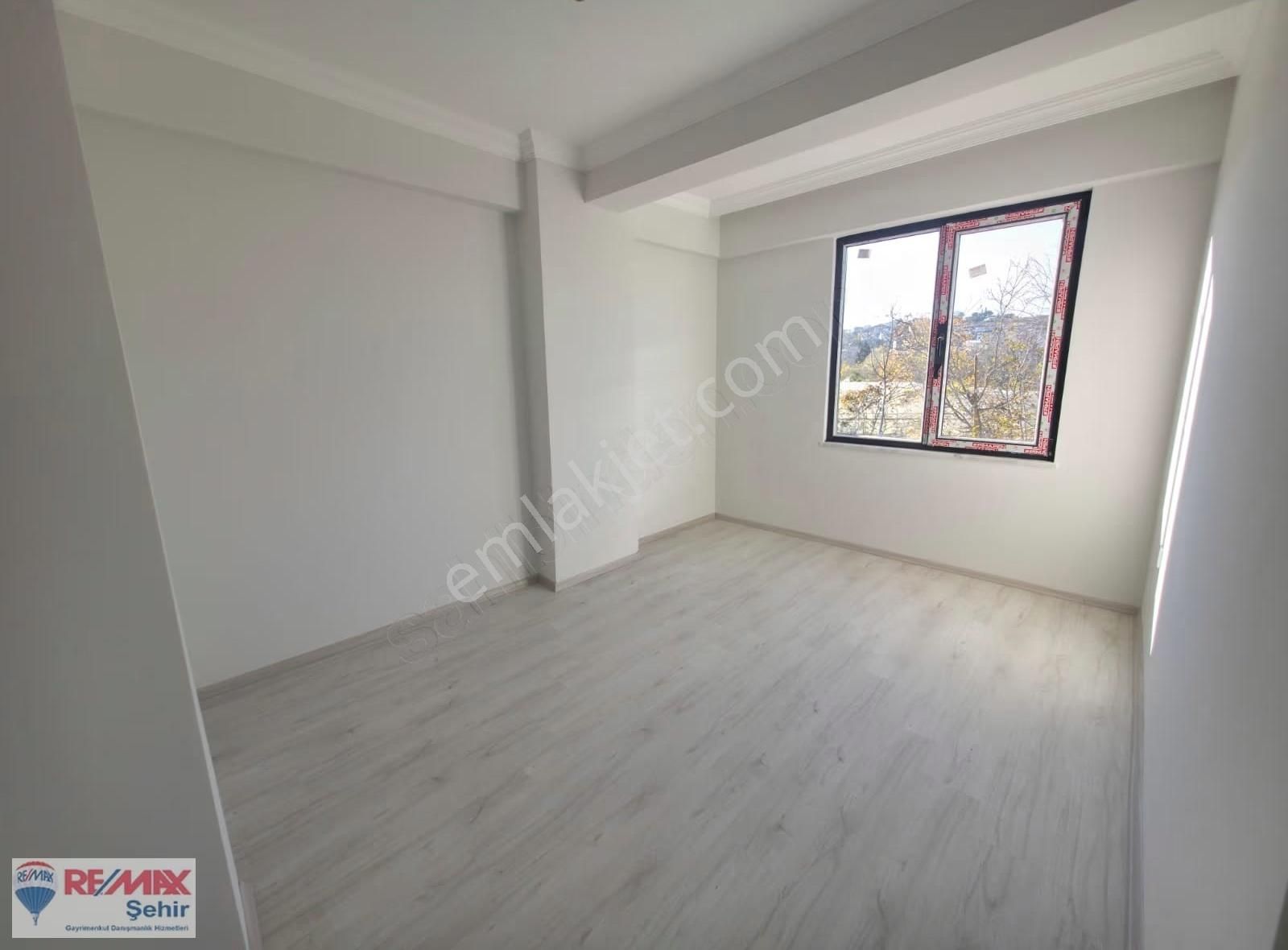 Yalova Çiftlikköy Kelebek Çayırı 2+1 Ara Kat Daire - Görsel 2