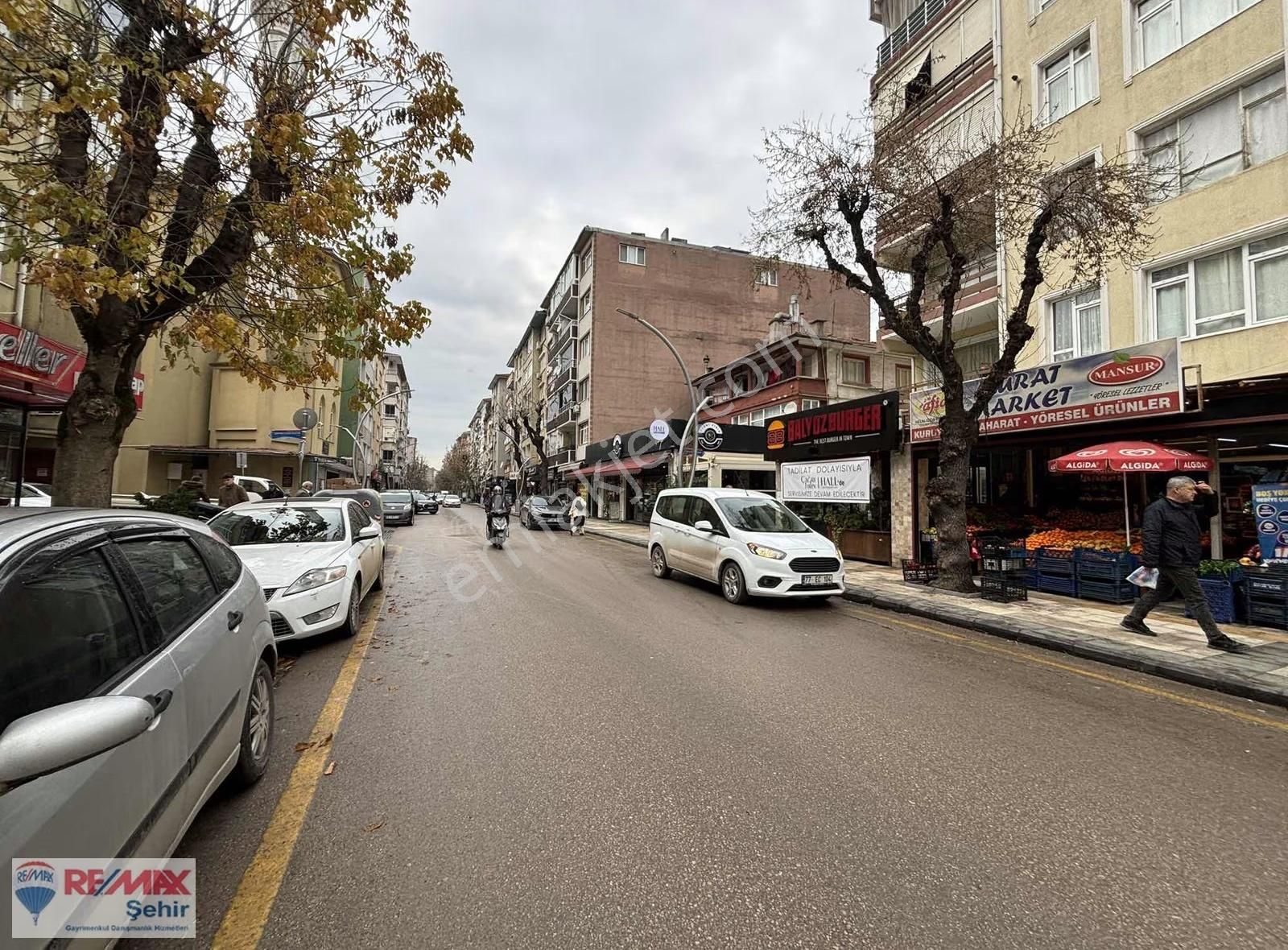 Re/max Şehir'den İstanbul Cad Asansörlü Eşyalı 3+1 Kiralık Daire - Görsel 9