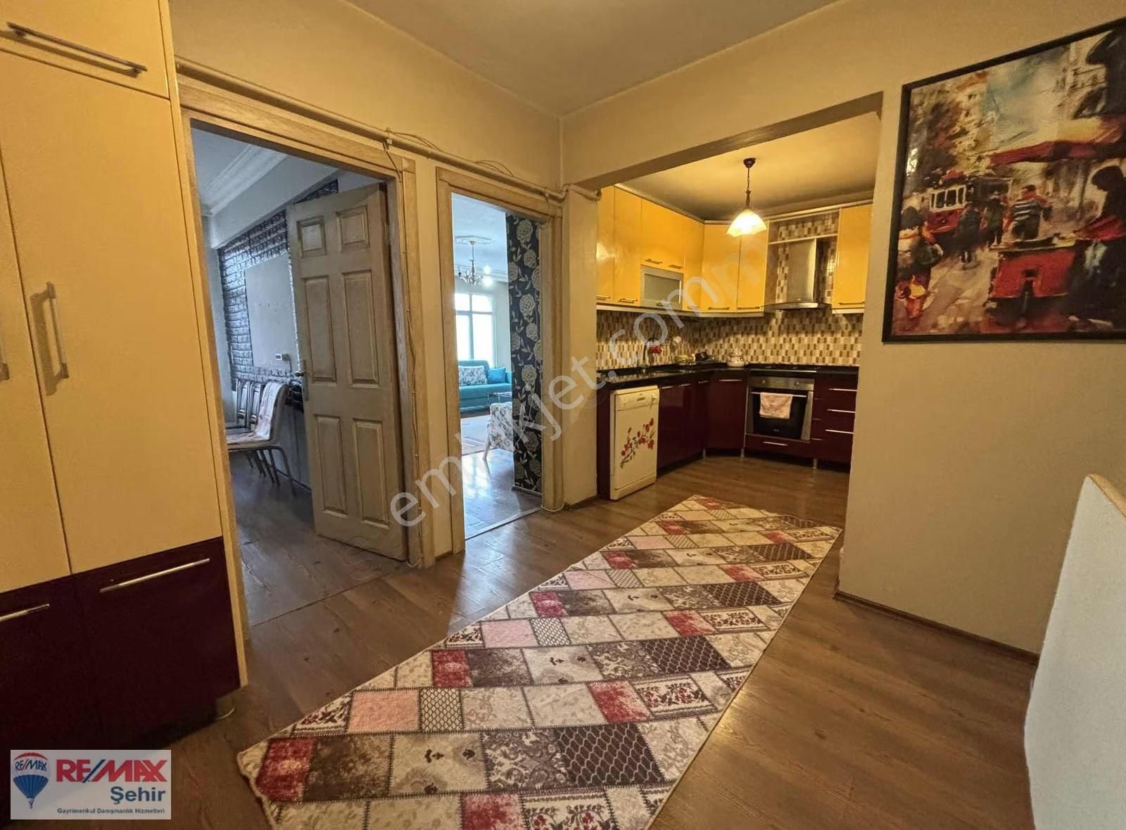 Re/max Şehir'den İstanbul Cad Asansörlü Eşyalı 3+1 Kiralık Daire - Görsel 4
