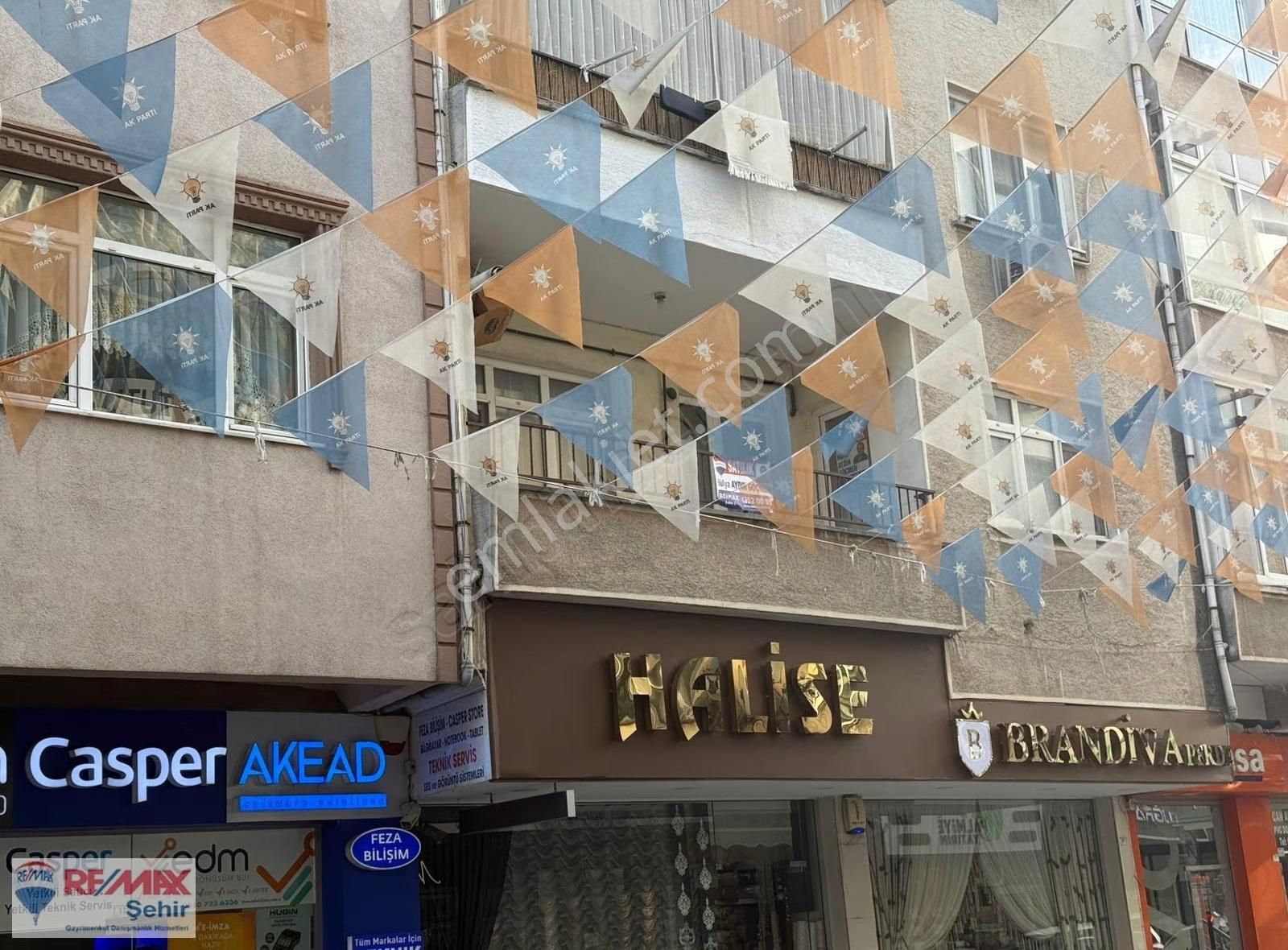 Remax Şehir'den Yalova Merkez De Cadde Üstü 3+1 Satılık Daire