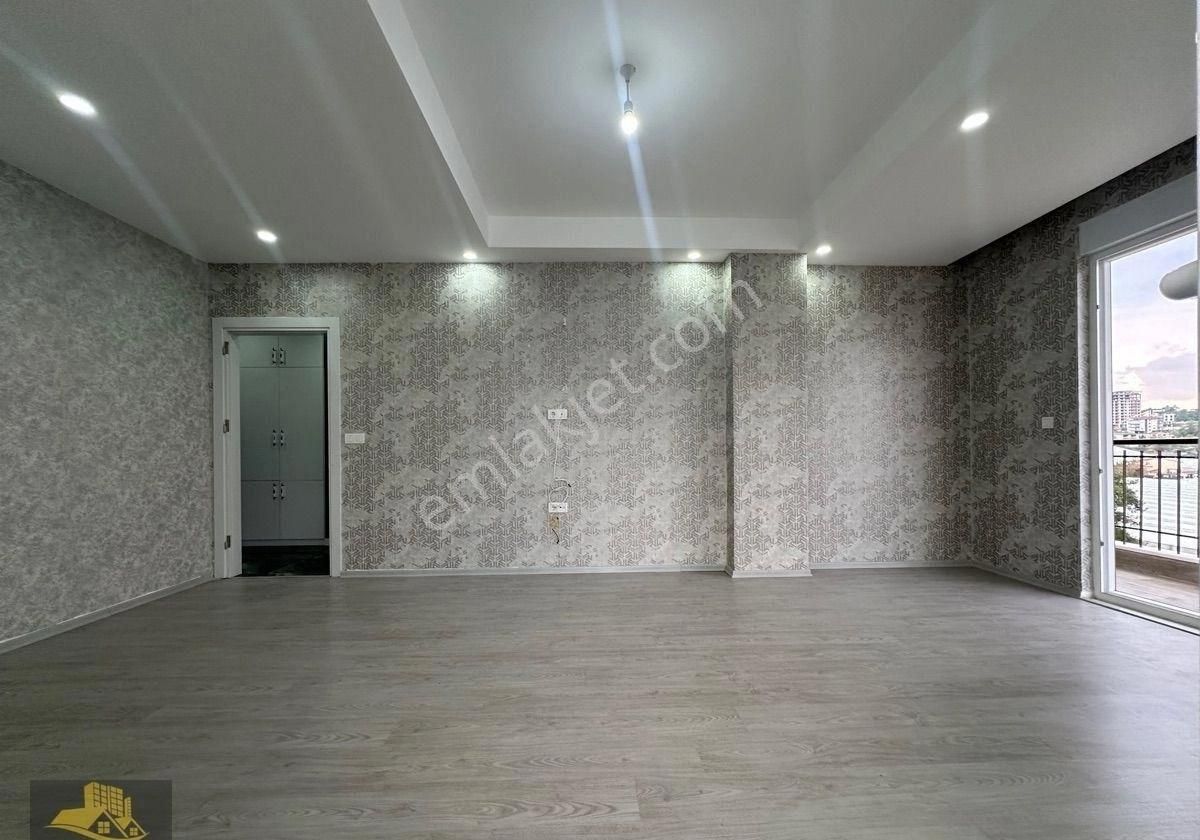 Manavgat Ta Satılık Lüks Köşe Başı Buyuk Dubleks Daire