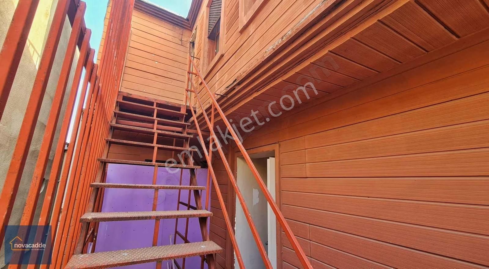 Fatih Vezneciler'de Komple Kiralık Müstakil Bina (net: 2.700 M2) - Görsel 13