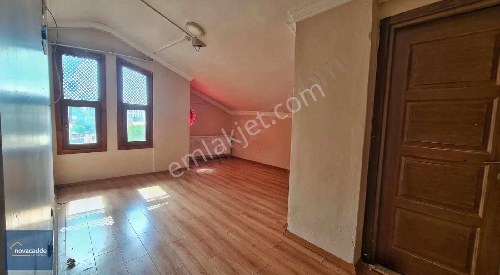 Fatih Vezneciler'de Komple Kiralık Müstakil Bina (net: 2.700 M2) - Görsel 12