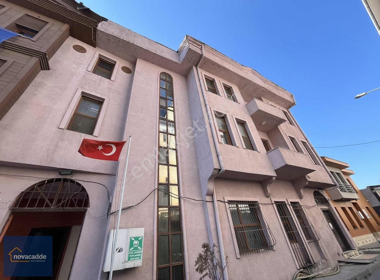 Fatih Vezneciler'de Komple Kiralık Müstakil Bina (net: 2.700 M2) - Görsel 7