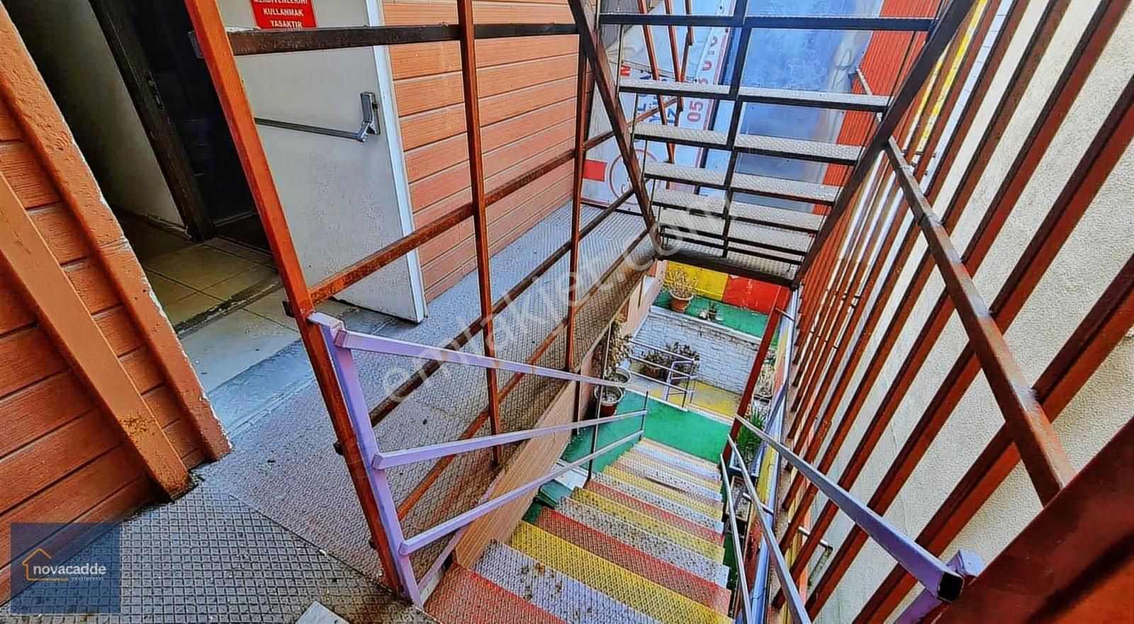Fatih Vezneciler'de Komple Kiralık Müstakil Bina (net: 2.700 M2) - Görsel 28