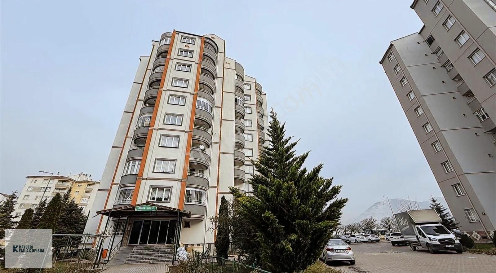 Esenyurt Mah. Site İçerisinde 3+1 140 M2 Net