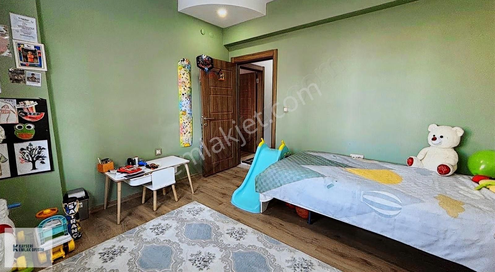 İldem Ödül Trend Sitesinde İçi Yapılı 3+1 Satılık Geniş Daire - Görsel 13