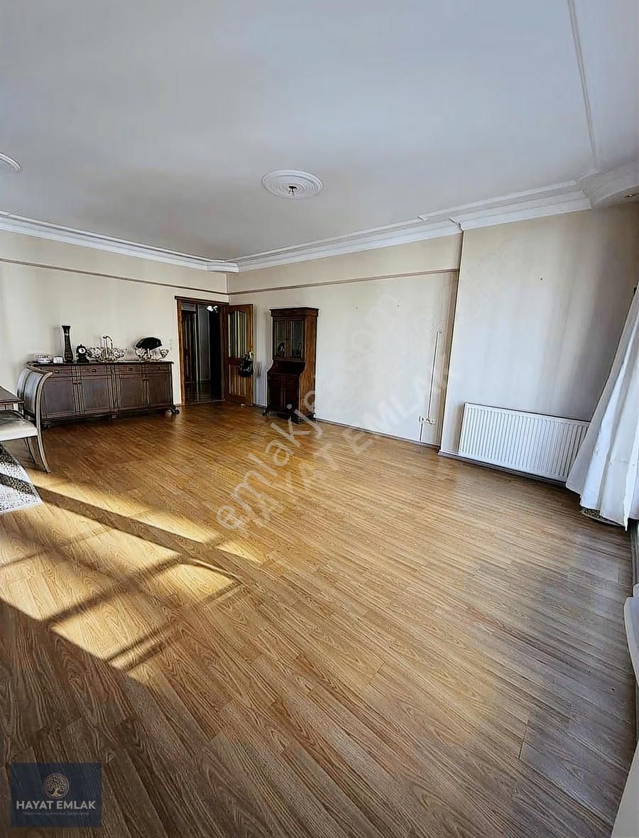 Tuzlanın Merkezi Konumunda Geniş Satılık 3+1 - Görsel 22