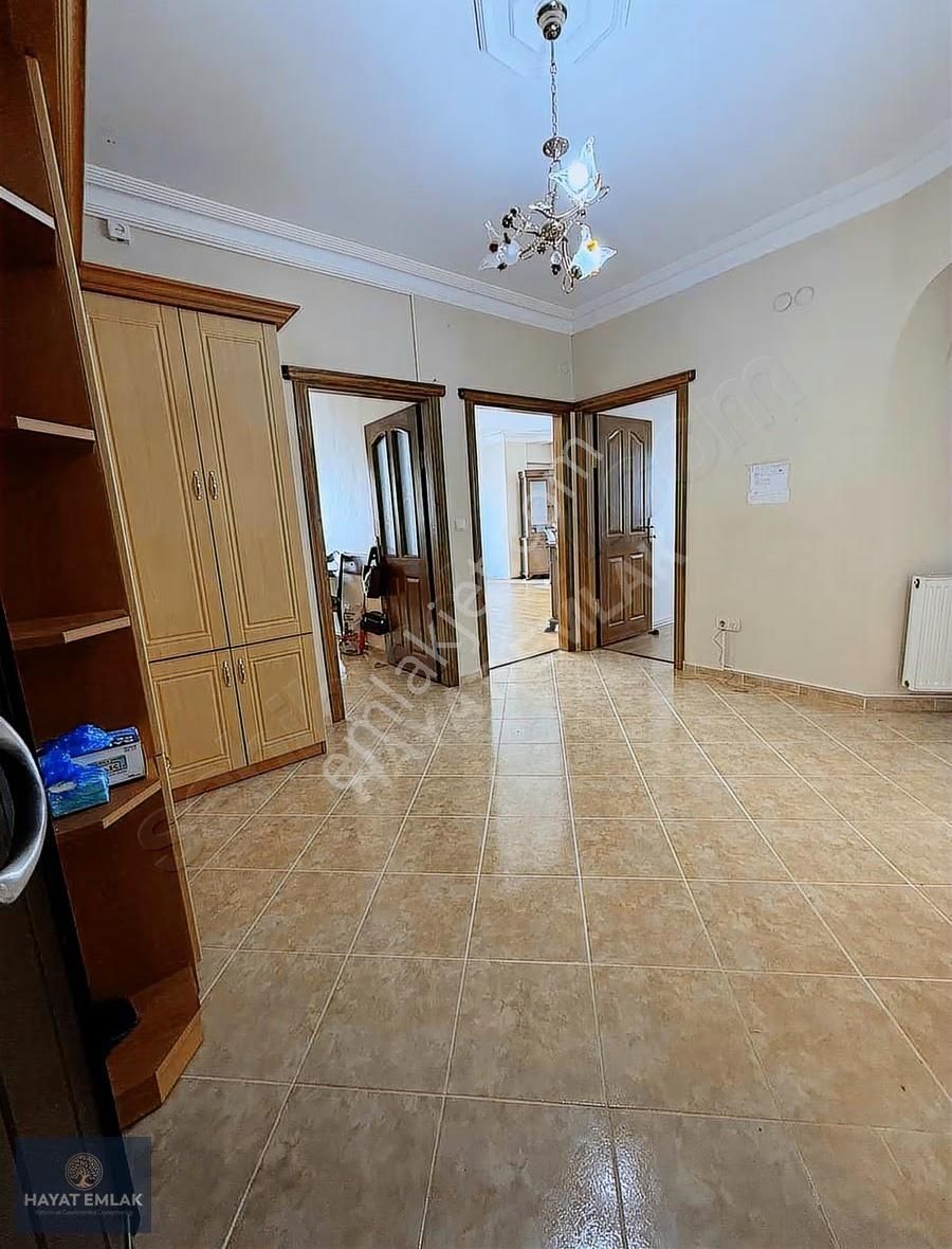 Tuzlanın Merkezi Konumunda Geniş Satılık 3+1 - Görsel 12