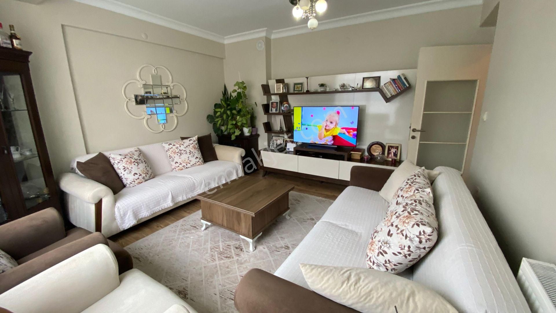 Anadolu Caddesi Yakını 2+1 Kapalı Mutfaklı Lüks Satılık Daire