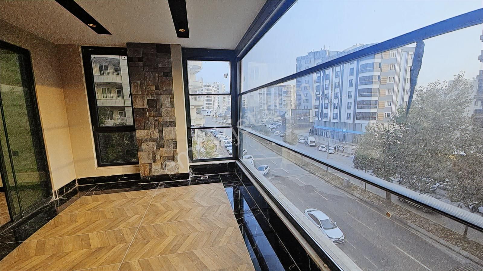 Ulaş Emlaktan 35 Metre Cadde Üzeri Delüks 4.5+1 Lüks Daire - Görsel 6