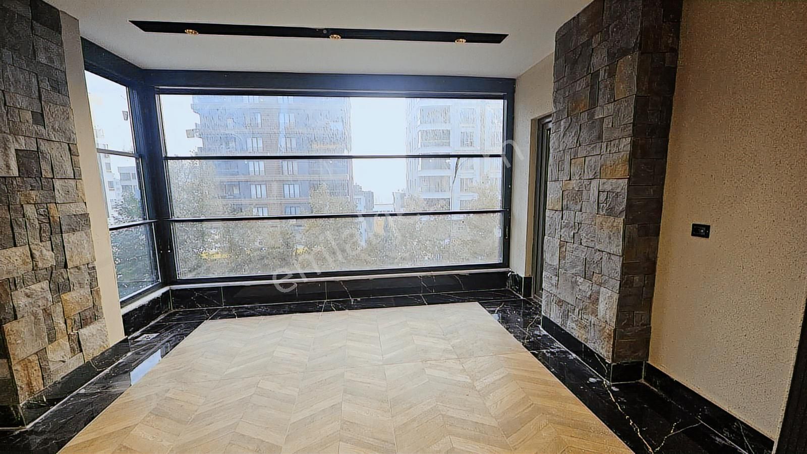 Ulaş Emlaktan 35 Metre Cadde Üzeri Delüks 4.5+1 Lüks Daire - Görsel 15