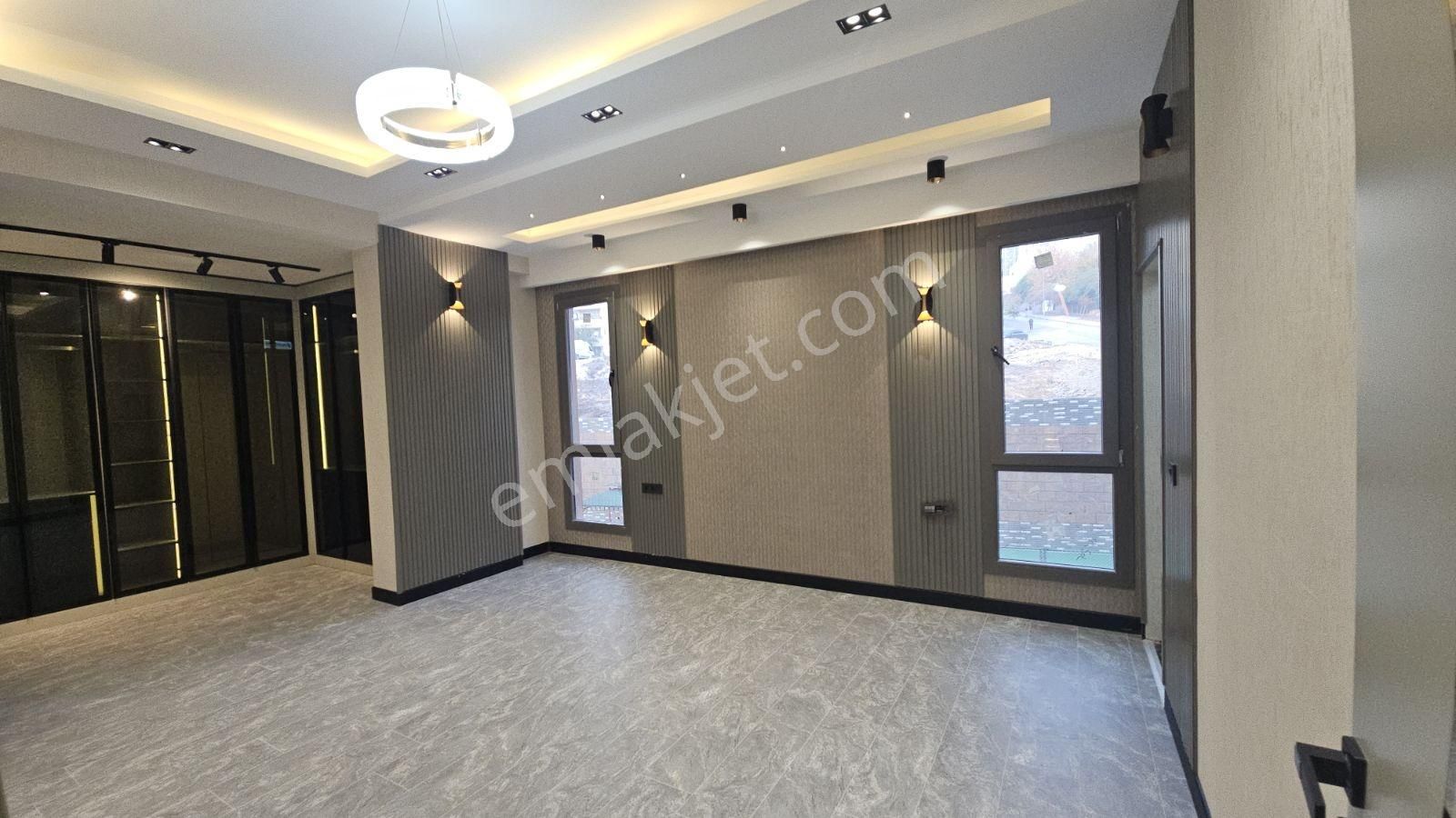 Ulaş Emlaktan 35 Metre Cadde Üzeri Delüks 4.5+1 Lüks Daire - Görsel 33