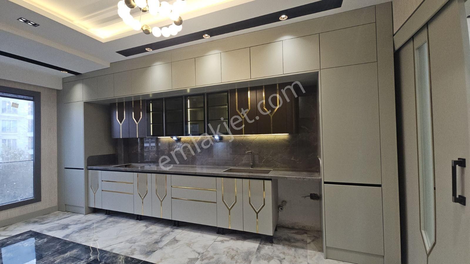 Ulaş Emlaktan 35 Metre Cadde Üzeri Delüks 4.5+1 Lüks Daire - Görsel 29