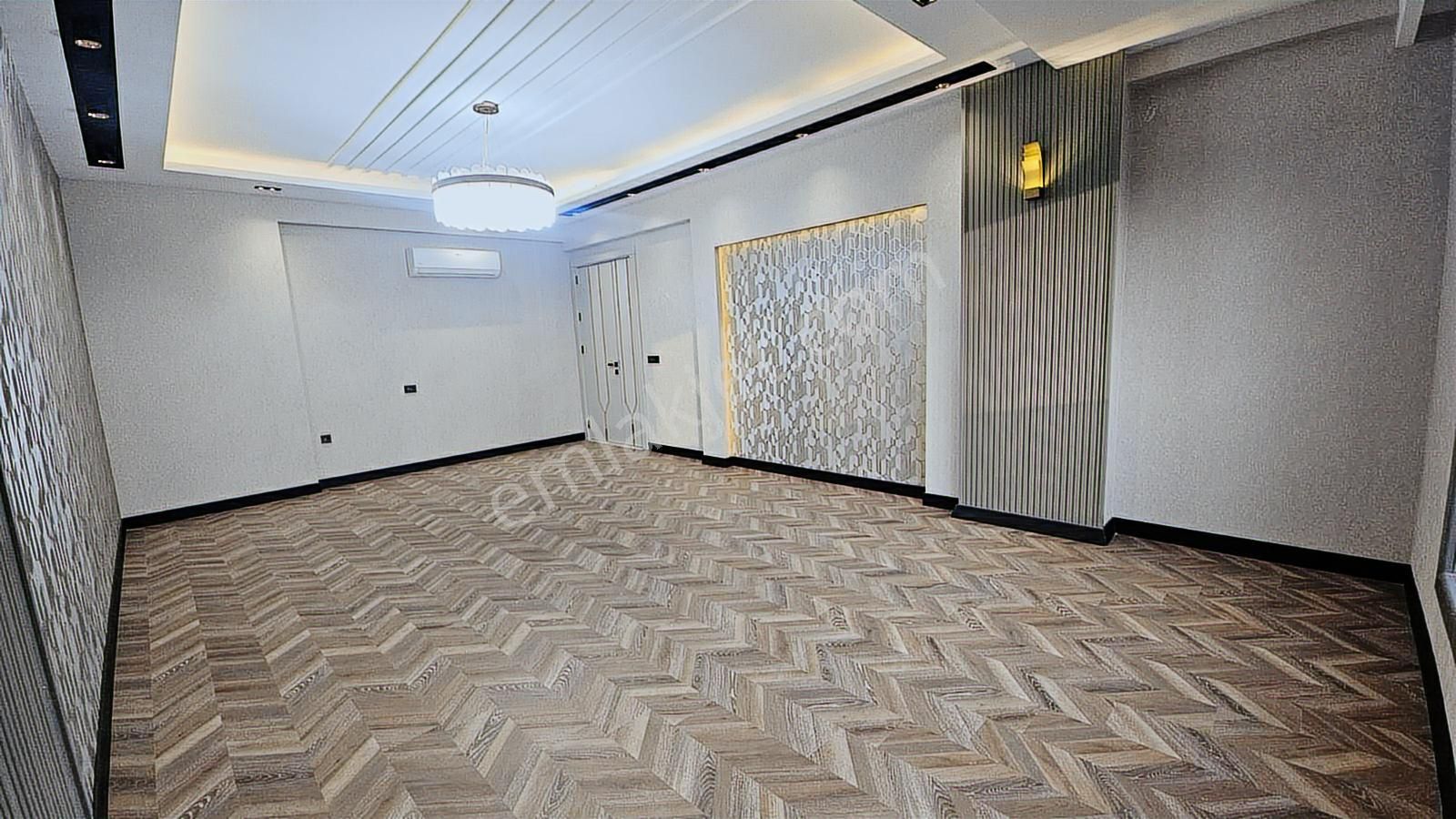 Ulaş Emlaktan 35 Metre Cadde Üzeri Delüks 4.5+1 Lüks Daire - Görsel 3