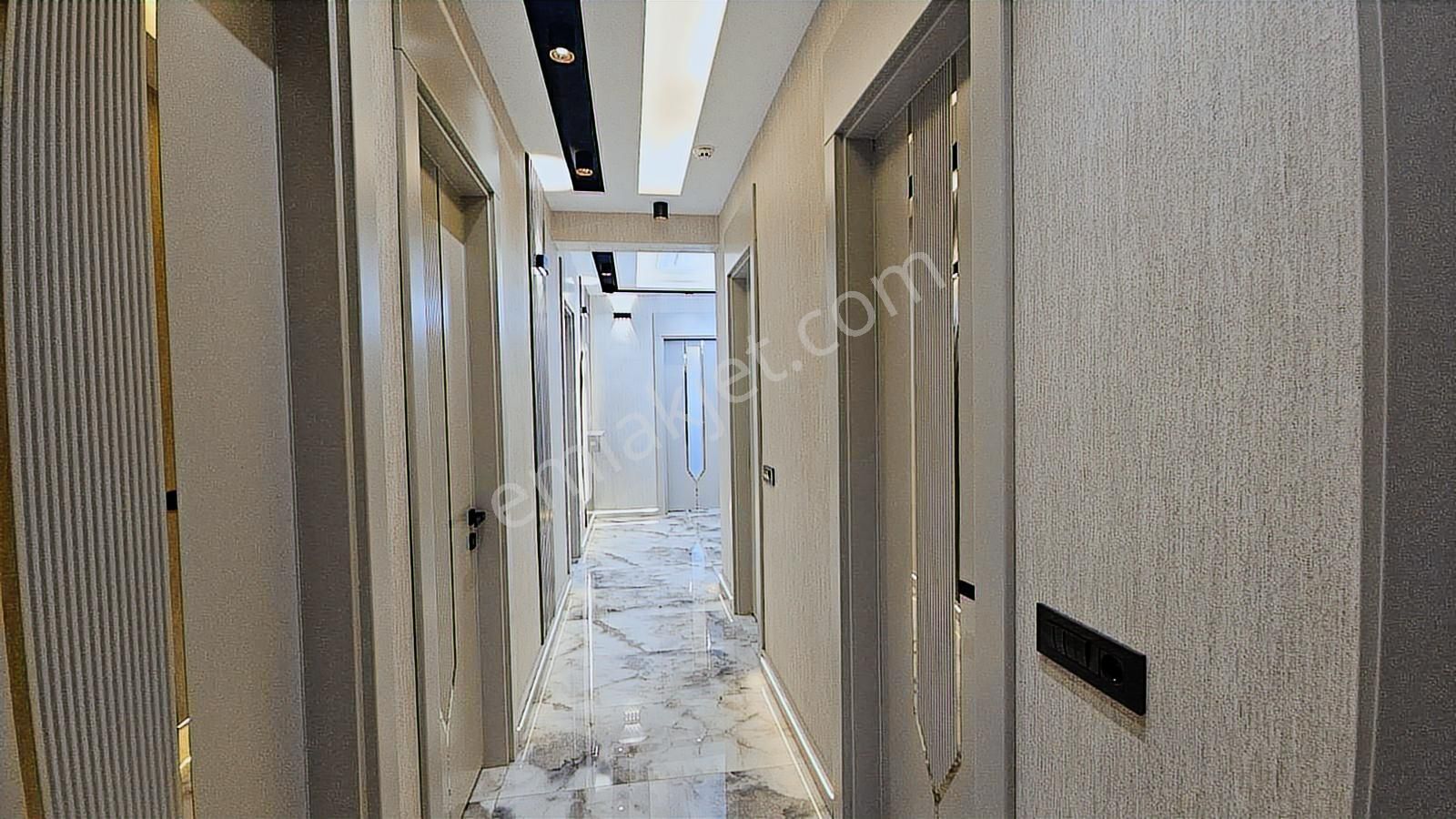 Ulaş Emlaktan 35 Metre Cadde Üzeri Delüks 4.5+1 Lüks Daire - Görsel 35