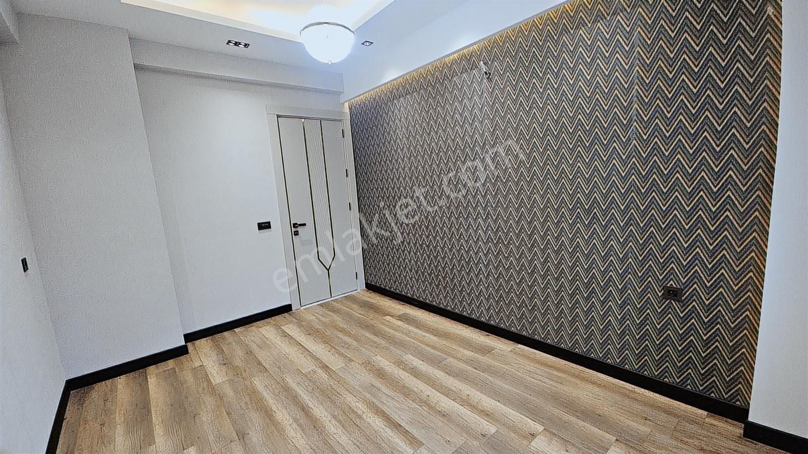 Ulaş Emlaktan 35 Metre Cadde Üzeri Delüks 4.5+1 Lüks Daire - Görsel 32