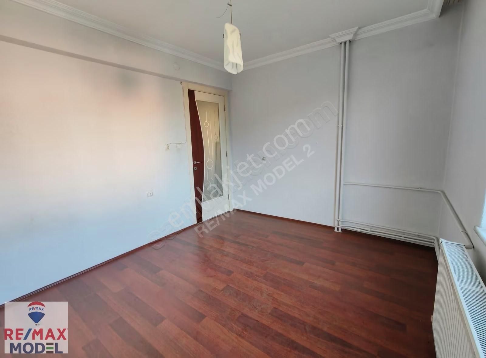 Remax Model Den Emsan Evlerinde 2+1 Satılık Daire - Görsel 14