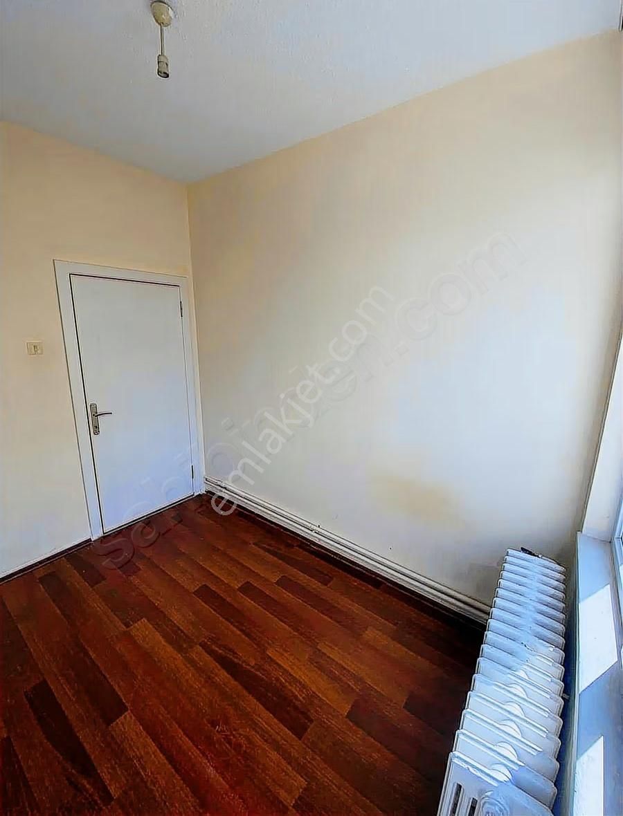 Aydınlıkevler Kovan Sokak'ta 3+1 Hazır Kiracılı Yatırımlık Daire - Görsel 4