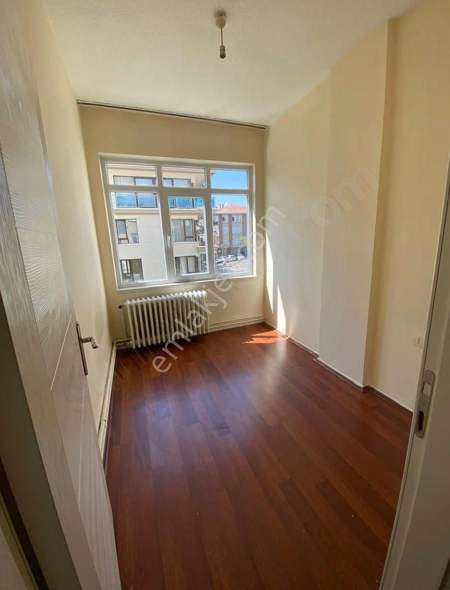 Aydınlıkevler Kovan Sokak'ta 3+1 Hazır Kiracılı Yatırımlık Daire - Görsel 13