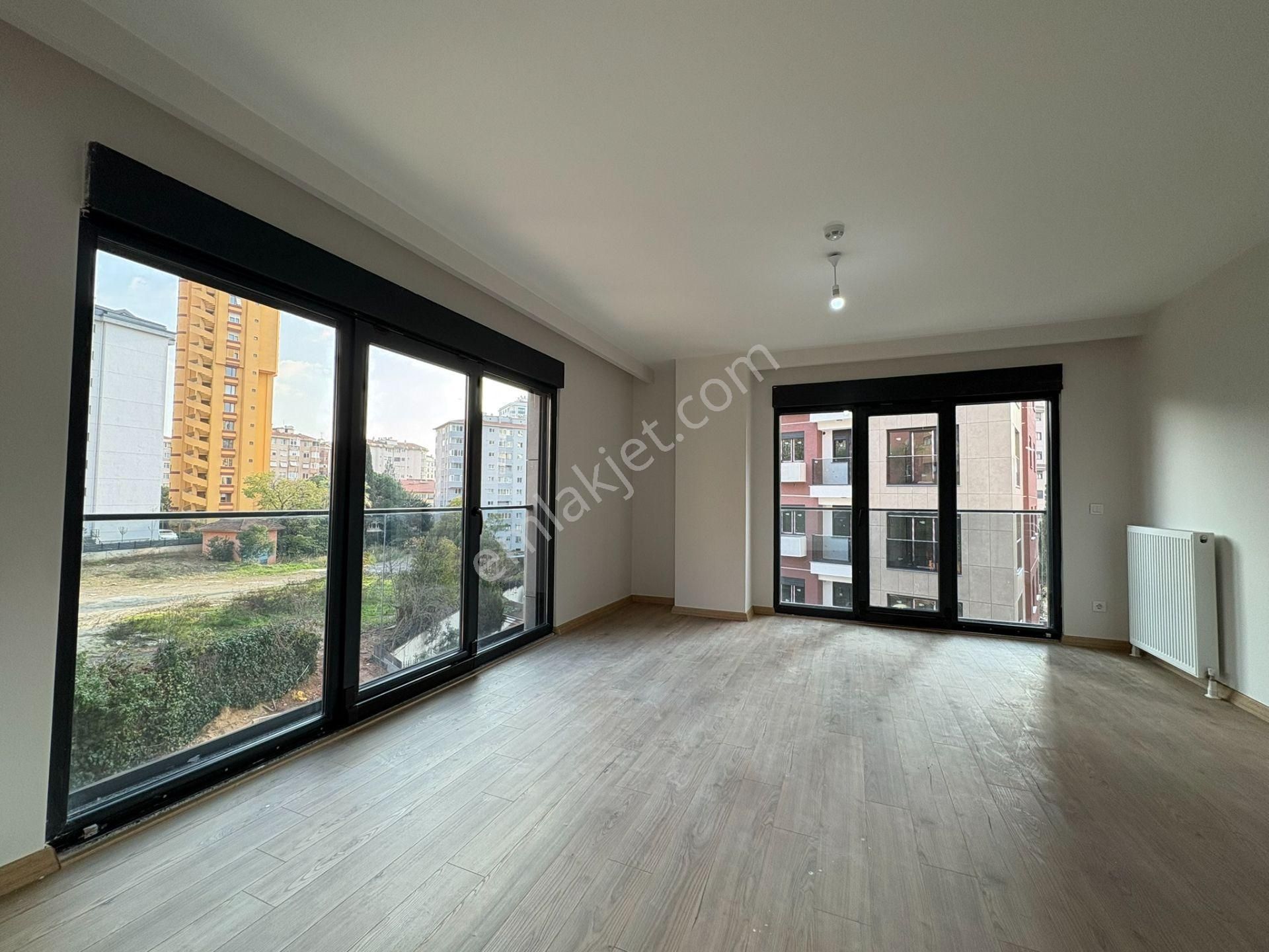 Oben'den Havuzlu Çocuk Parklı Oturuma Hazır Sitede 2+1 69m² Net - Görsel 6