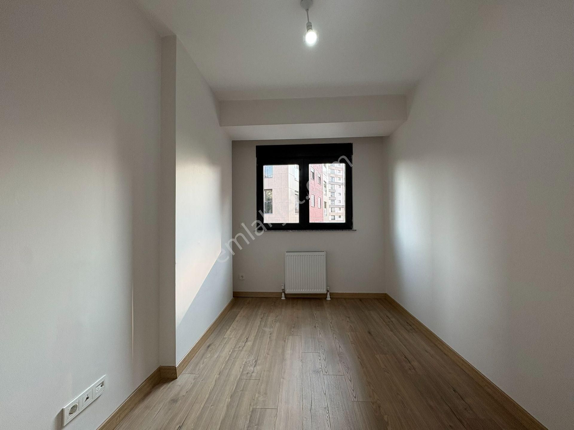 Oben'den Havuzlu Çocuk Parklı Oturuma Hazır Sitede 2+1 69m² Net - Görsel 17