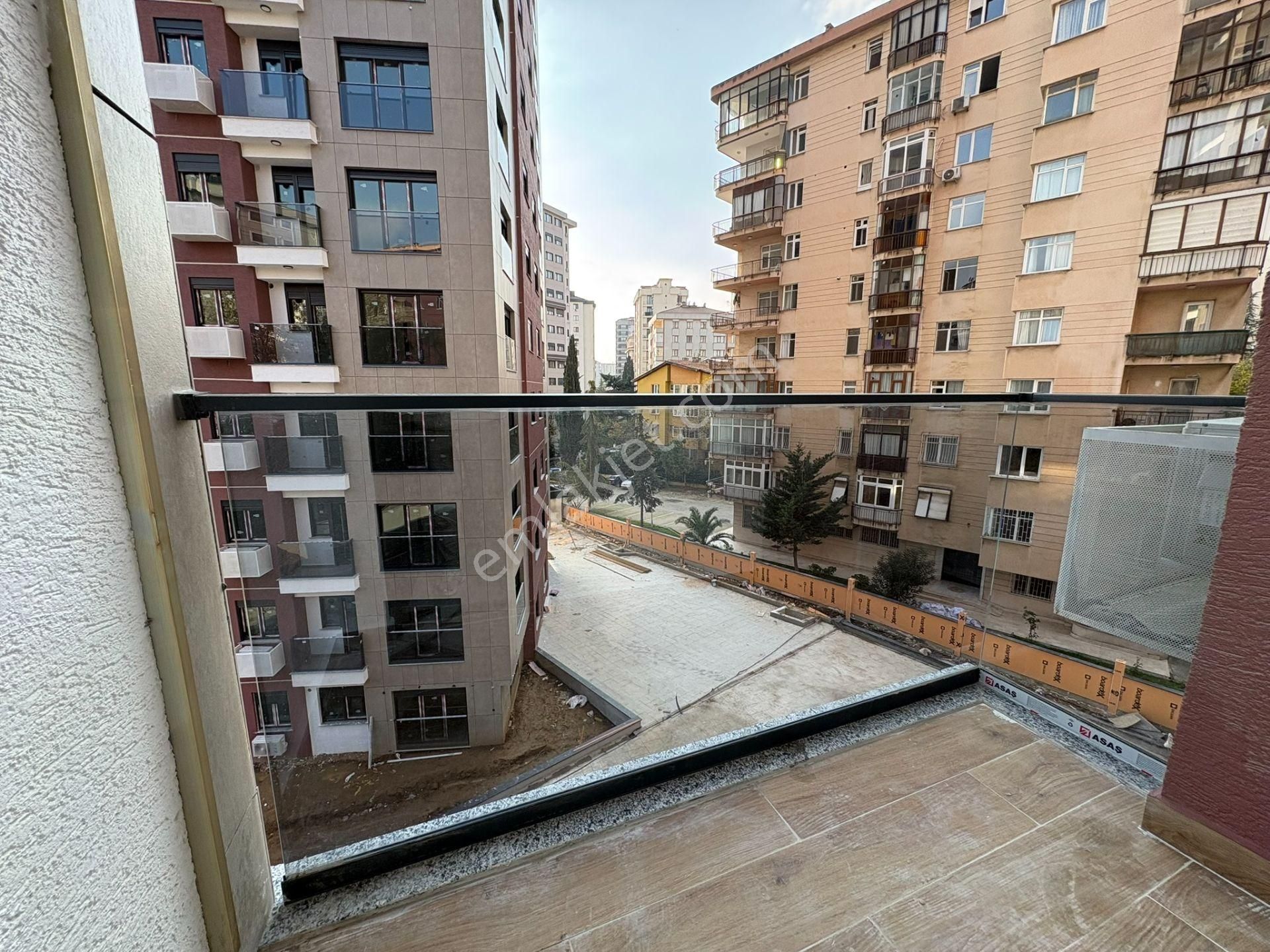 Oben'den Havuzlu Çocuk Parklı Oturuma Hazır Sitede 2+1 69m² Net - Görsel 11