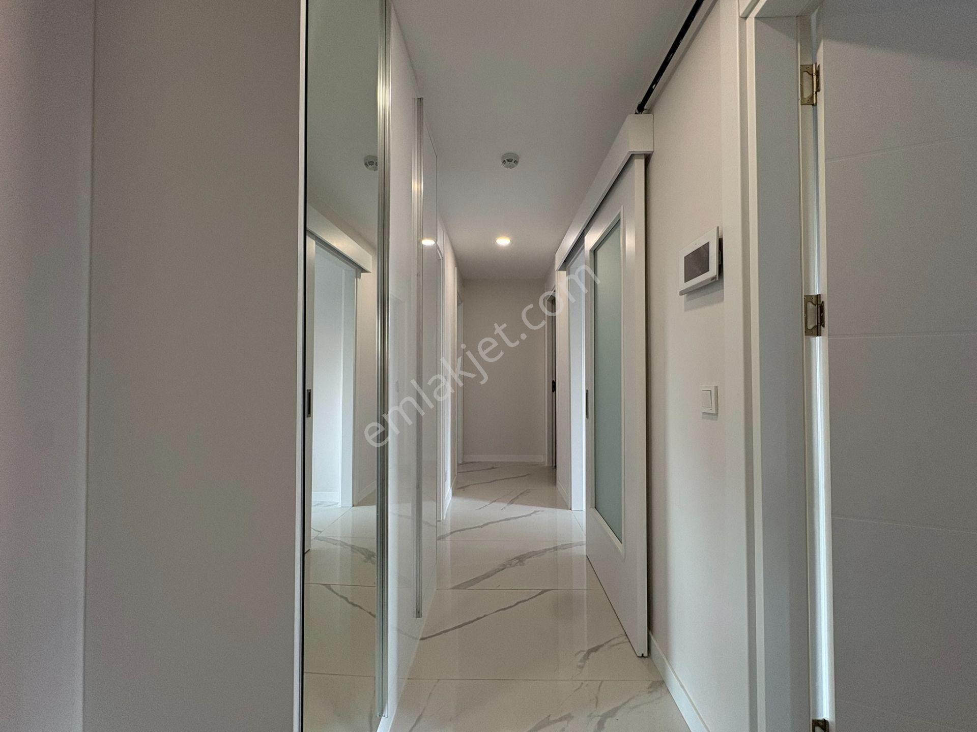 Oben'den Havuzlu Çocuk Parklı Oturuma Hazır Sitede 2+1 69m² Net - Görsel 29