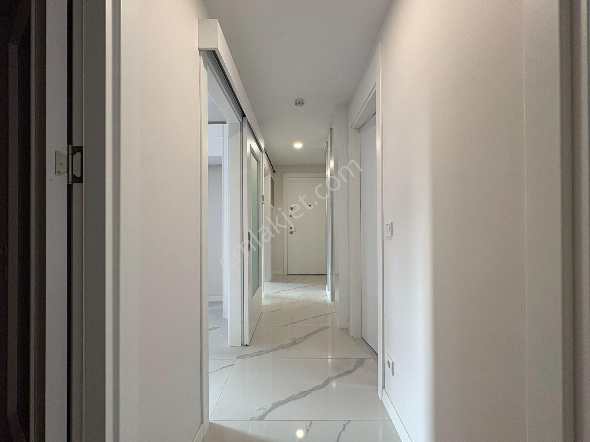 Oben'den Havuzlu Çocuk Parklı Oturuma Hazır Sitede 2+1 69m² Net - Görsel 28